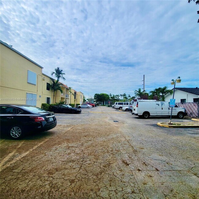 Building Photo - 8701 SW 12th St