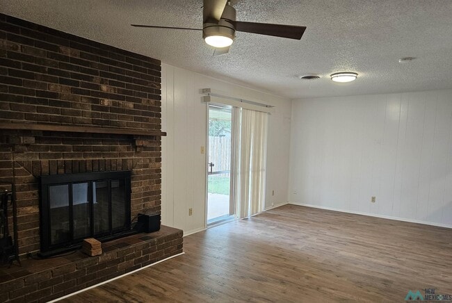 Building Photo - 2300 Moberly Dr