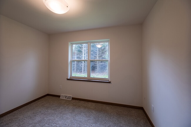 Building Photo - 925 Green Pastures Trl