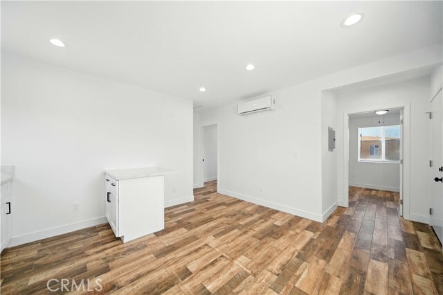 Building Photo - 521 W 78th St