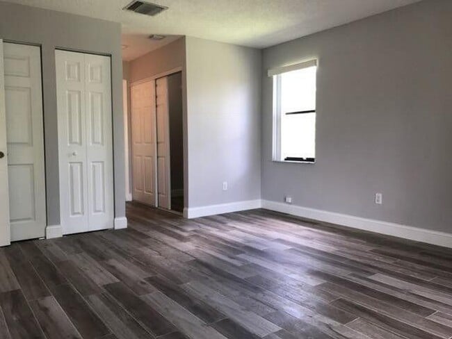Building Photo - 13025 Northshire Trail