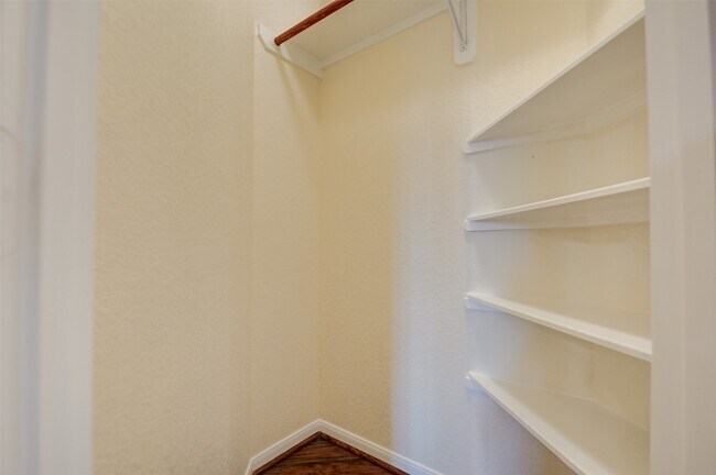 Building Photo - 17523 Cypress Orchard Ln