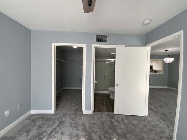 Building Photo - 2 Bed, 2 Bath, Condo with Pools, Fitness Center & Balcony located in Las Vegas, Nevada.
