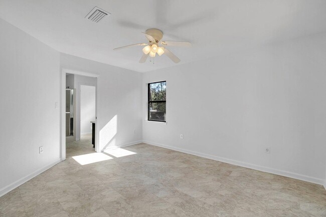 Building Photo - 1691 Silverwood Dr