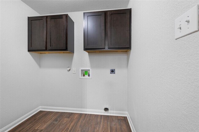 Building Photo - 221 Koontz Lp