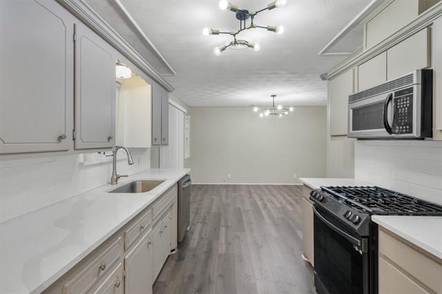 Building Photo - 406 N Bonham Dr