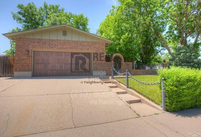 Building Photo - 2541 Taylor Ln