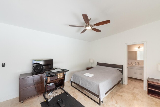 Building Photo - 6205 SW 108th St