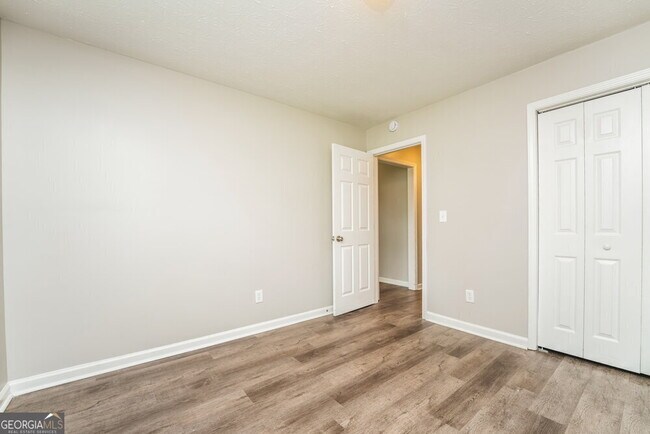Building Photo - 160 Chandler Fields Dr