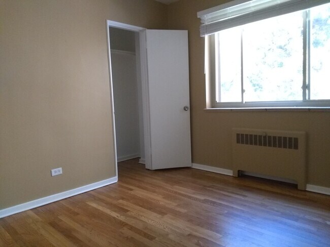 Building Photo - Gorgeous Apartment in Denver!