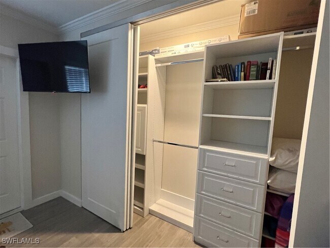 Building Photo - 473 12th Ave S