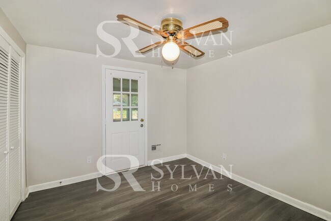 Building Photo - Charming 3BR 2BA Home