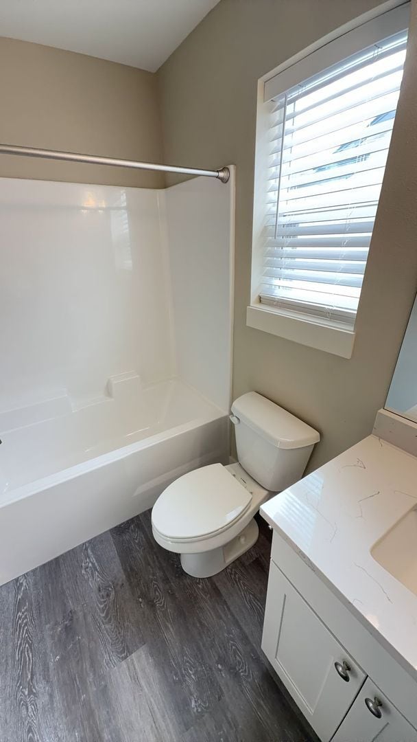 Building Photo - Chernishoff Seven Oak Luxury Duplex