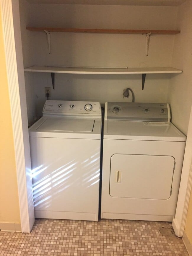 Building Photo - 3 Bdr 2 Ba Concrete Block Home on One Acre