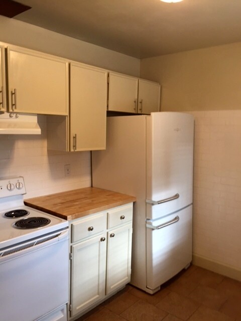 Building Photo - 745 33rd St