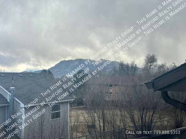 Building Photo - 1120 Yuma St