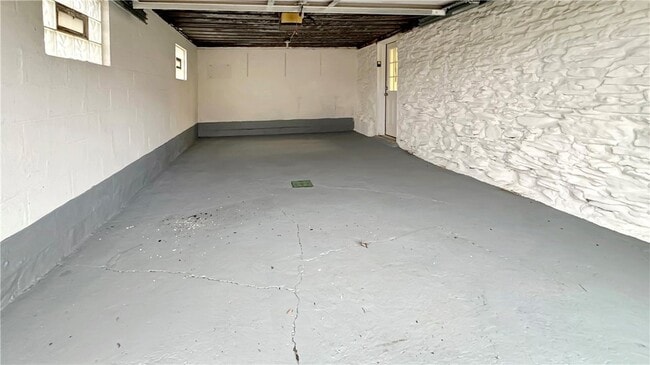 Building Photo - 170 Stone Quarry Rd