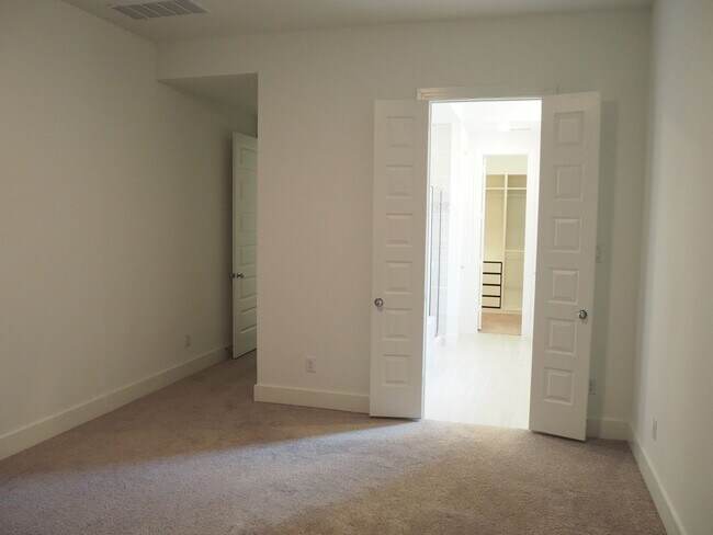 Building Photo - Beautiful 4 Bed 3 Bath Home in Aubrey