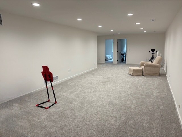 Building Photo - 5290 Pinecrest Ct N