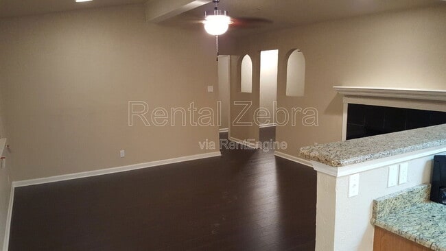 Building Photo - 2939 Longmeade Dr