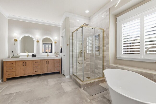 Building Photo - 4843 Golfside Dr