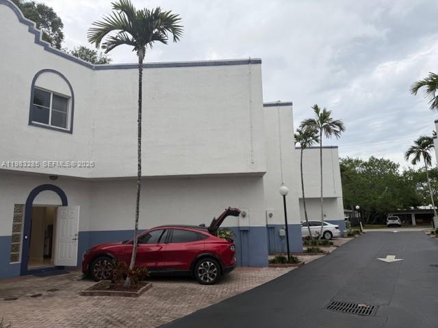 Building Photo - 2927 SW 18th Terrace