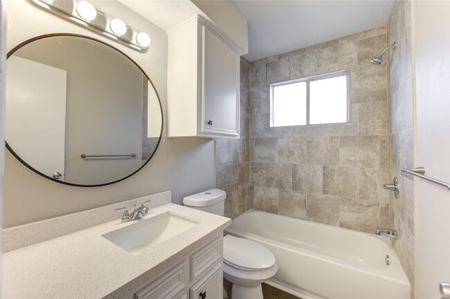 Building Photo - 6603 Narcissus St