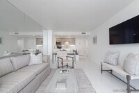 Building Photo - 1770 Avenida del Mundo