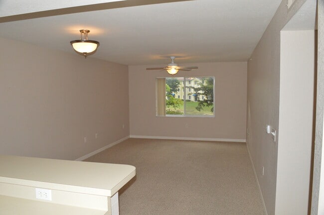 Building Photo - 8214 Key Royal Cir