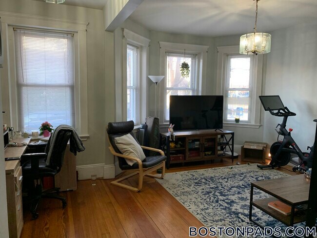 Building Photo - 4 Litchfield St