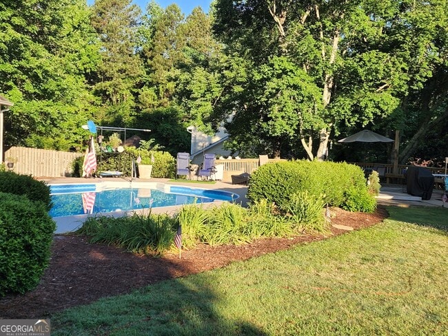 Building Photo - 180 Sycamore Bend