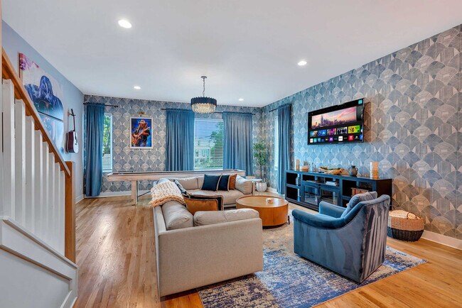 Building Photo - 2716 Delaware Ave