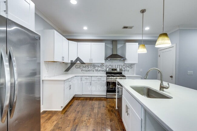 Building Photo - 628 Shelby Ave