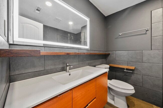 Building Photo - 10519 Fawnview Dr
