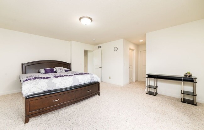 Building Photo - 118 W Whispering Pines Way