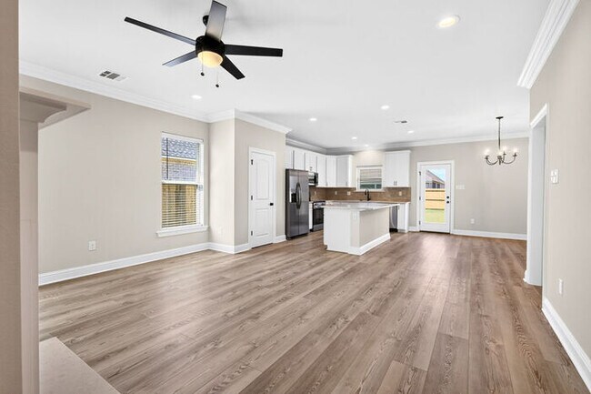 Building Photo - 7719 Claymont Cir