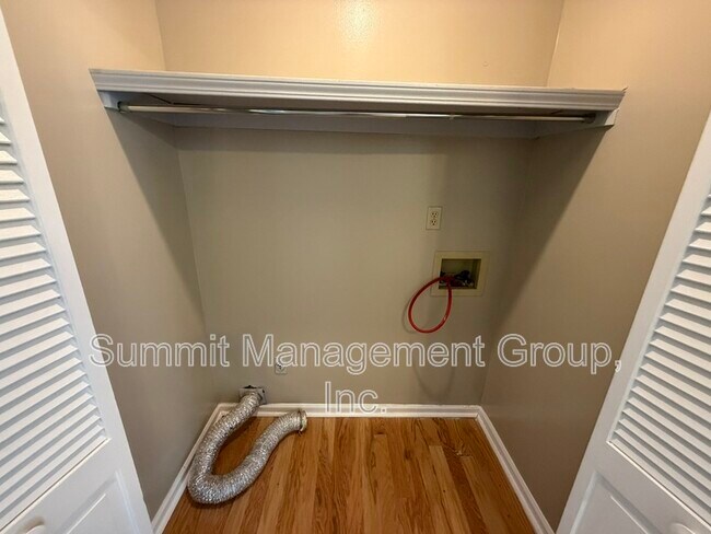 Building Photo - 1611 Ellington Rd SE