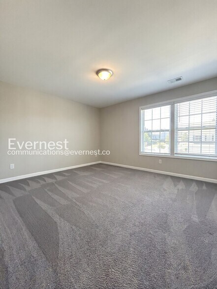 Building Photo - 1025 Burton Point Ct