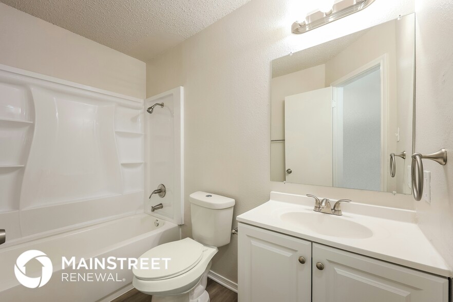 Building Photo - 8042 Chestnut Ash Dr