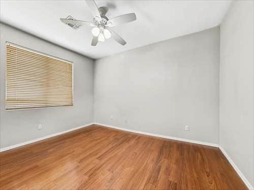 Building Photo - 3213 S 103rd Dr