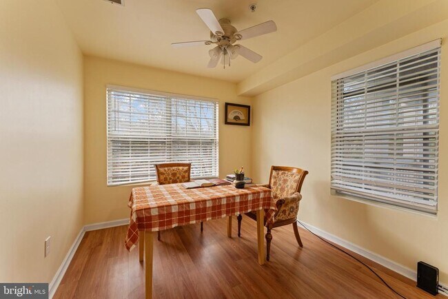 Building Photo - 8099 Lacy Dr