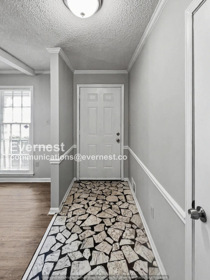 Building Photo - 848 Rasco Rd W