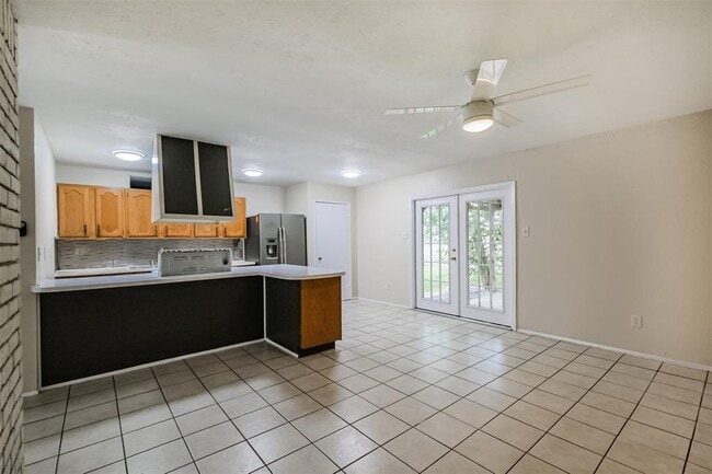 Building Photo - 6615 Blue Ridge Dr