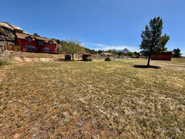 Building Photo - 4-BR Home with Horse Privileges in Apple Valley