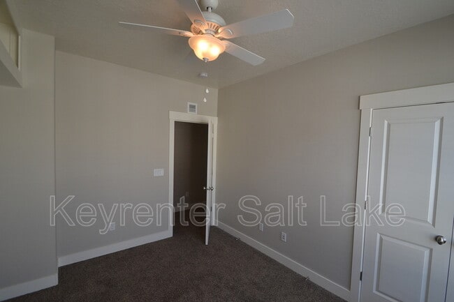 Building Photo - 11373 S Oakmond Rd