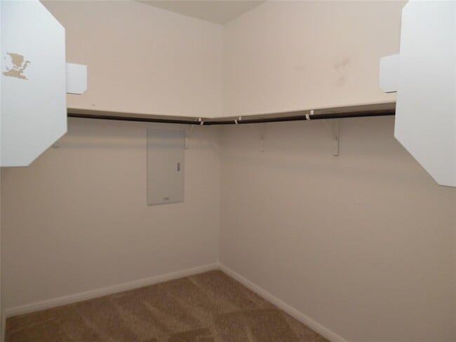 Building Photo - 604 Independence Ave