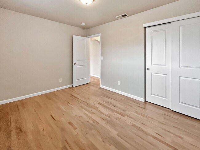 Building Photo - SLOAN'S LAKE: 2-BEDROOM 1 BATH WITH HIGH-END FINISHES