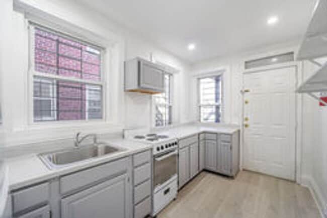 Building Photo - Charming 1BR/1BA in Hill East