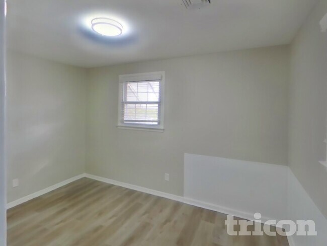 Building Photo - 2840 Mt Vernon Ave