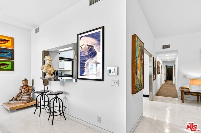 Building Photo - 11 Voyage St